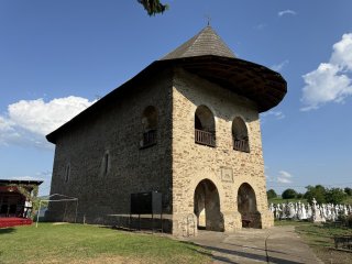 Photo in Biserica Duminica Tuturor Sfin?ilor din P?rh?u?i DJ178A P?rh?u?i Todire?ti 727532 Rom?nia