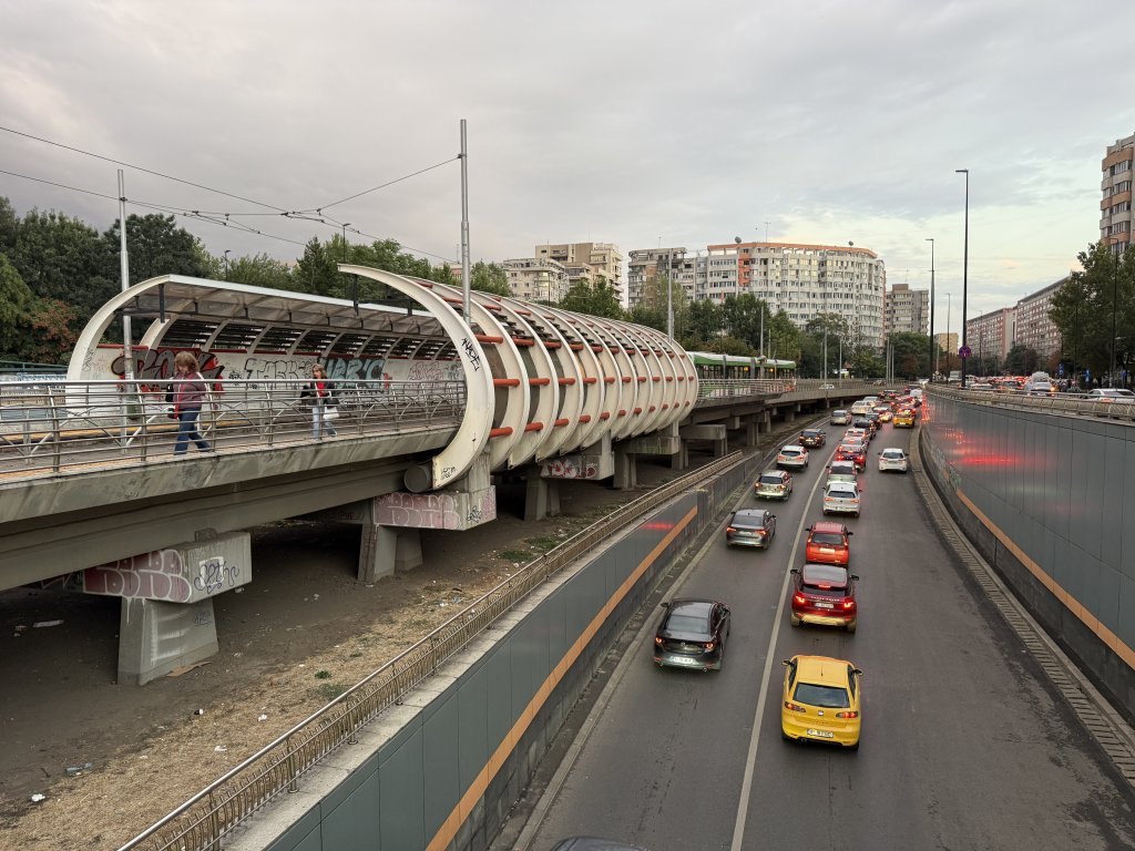 Photo in Pasajul Obor Obor Sector 2 Bucharest 021325 Romania