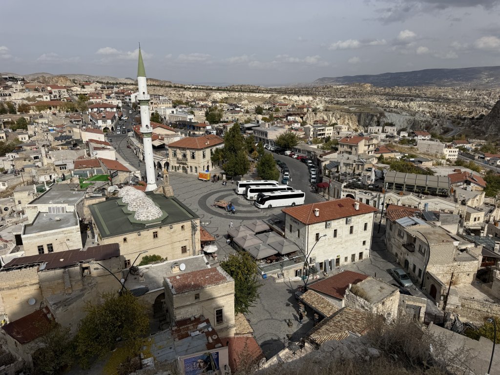 Photo in Castle Entrance Ortahisar Kalesi Ortahisar Ortahisar Beldesi Urgup Nevsehir Central Anatolia Region 50650 Turkey