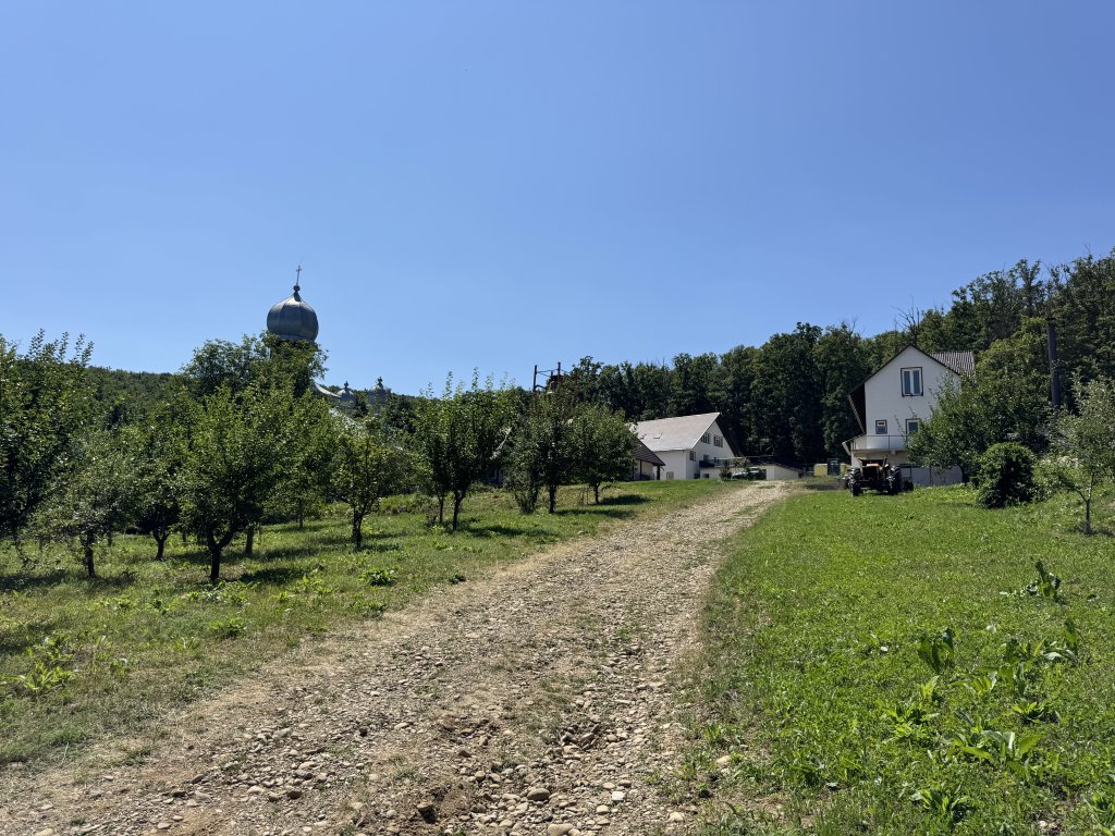 Photo in Manastirea Sfintii Voievozi Strada Magura Scanteia Jaristea Vrancea 627182 Romania